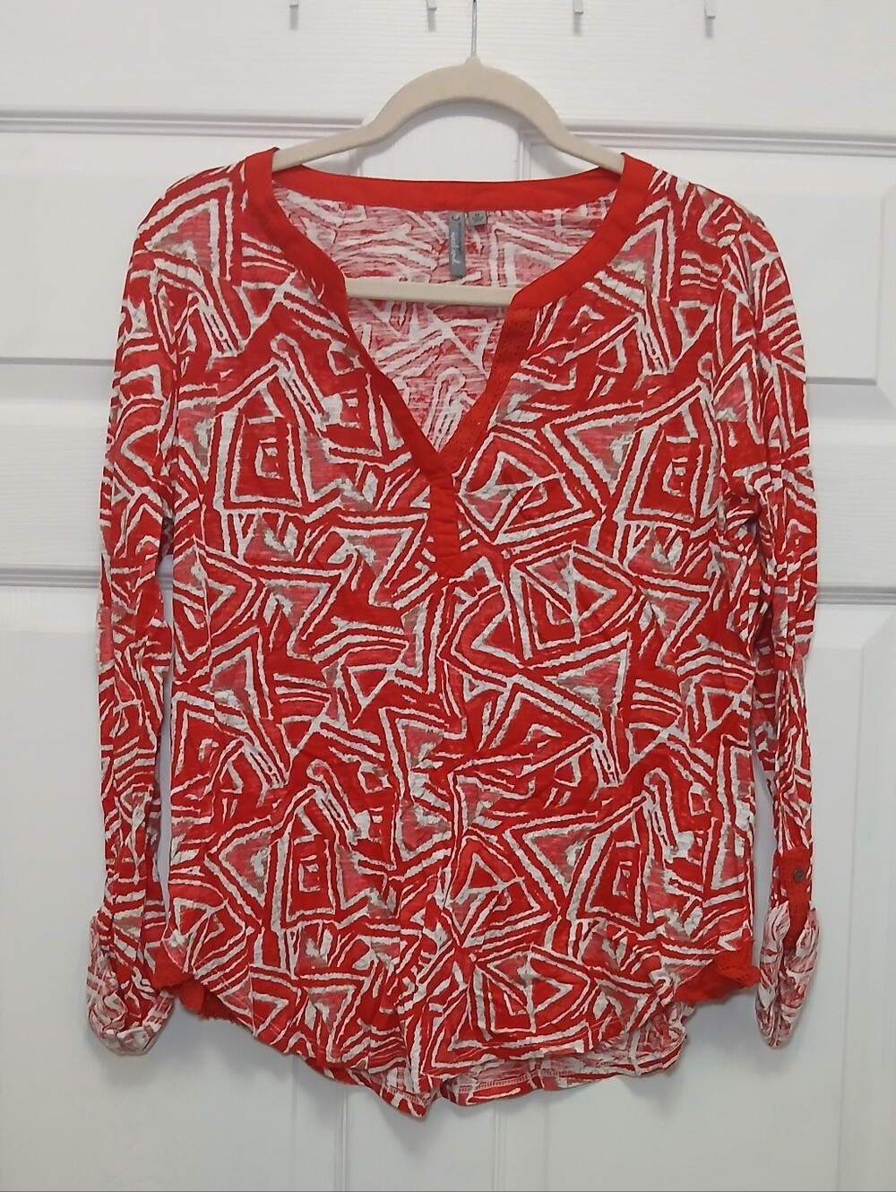 new directions Red & White Geometric V-Neck Tunic Top